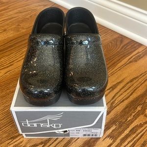Dansko Professional Color Maze - Patent